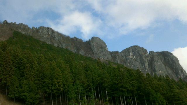 西岳の岩峰。
